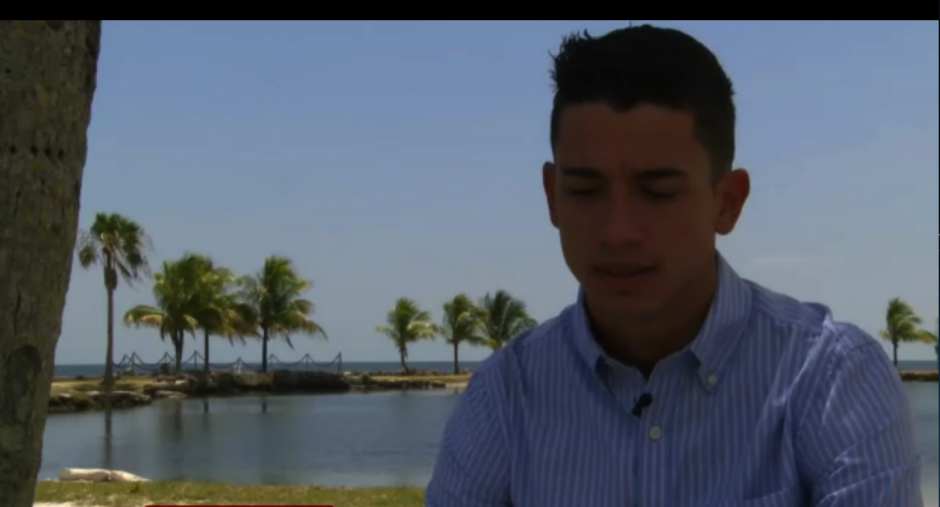 El 21 de febrero el cubano Jorge Armando Martínez llegó a Florida, Estados Unidos, luego de cruzar el estrecho a bordo de una tabla de windsurf. (Foto:BBC) 