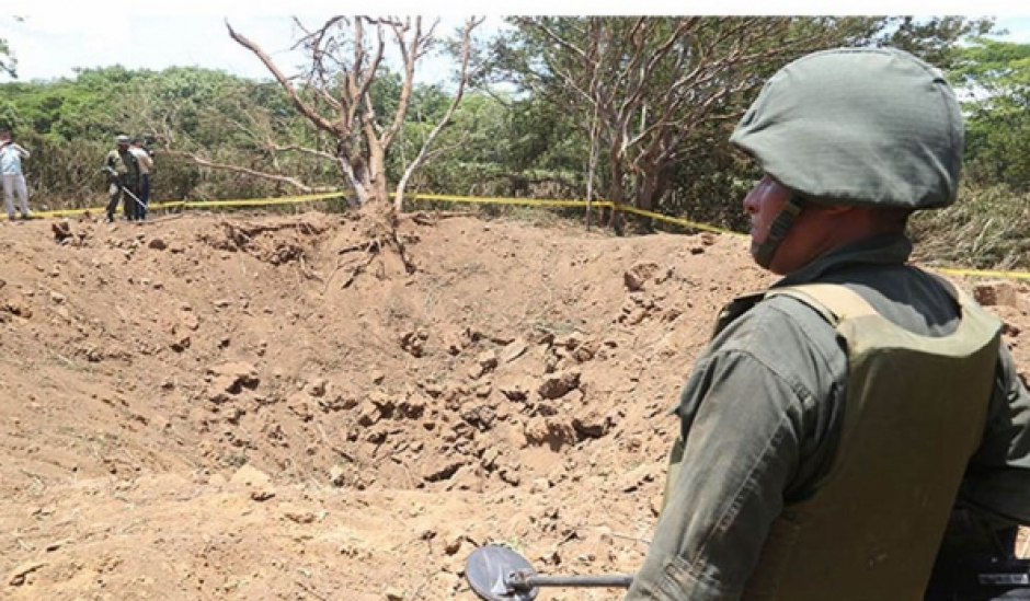 La fotografía muestra el cráter que dejó la explosión de un meteorito anoche en Managua. (Foto tomada de El19Digital.com)