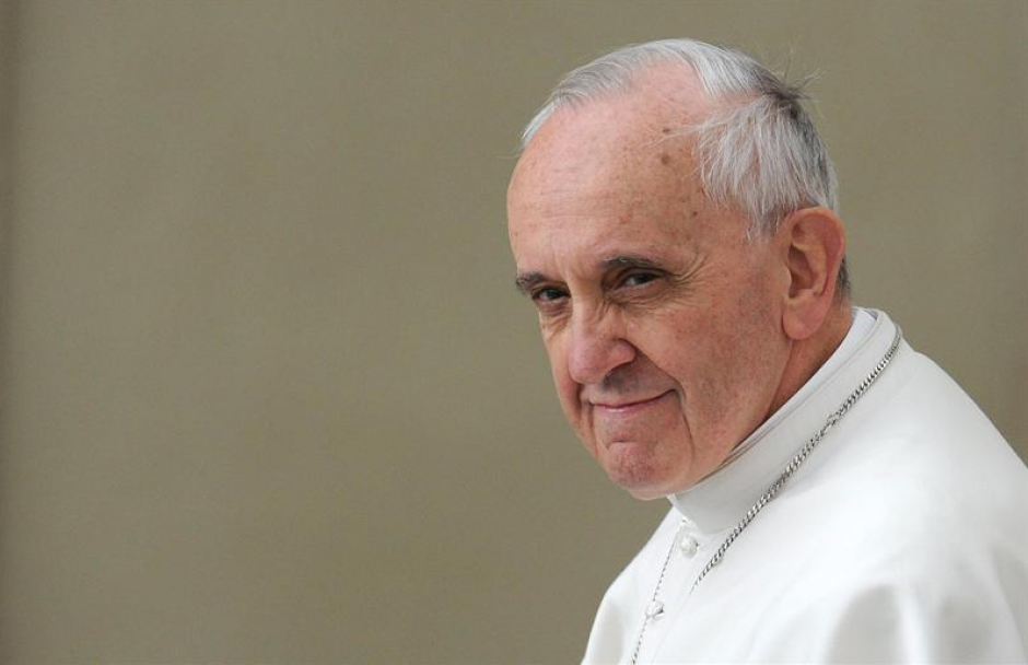 Cinco jóvenes estudiantes con discapacidades especiales y de diferentes países conversaran virtualmente con el papa Francisco. (Foto: EFE) 