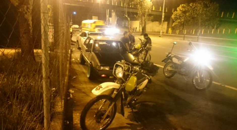 La Policía Municipal de Tránsito (PMT) reportó la detención de varios conductores que realizaban carreras clandestinas. (Foto: Amílcar Montejo/PMT)