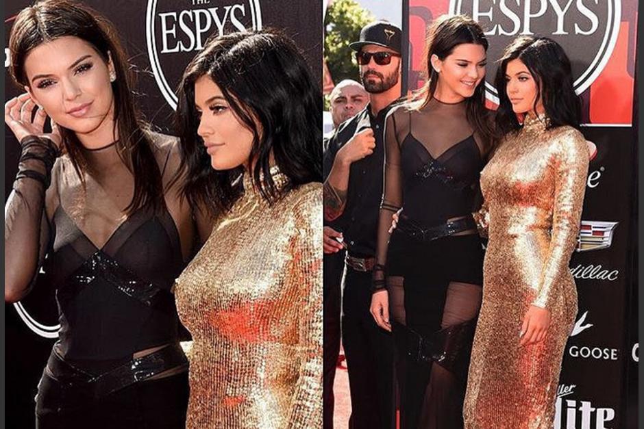 Kendall y Kylie Jenner captadas en una alfombra roja. (Foto: Instagram)