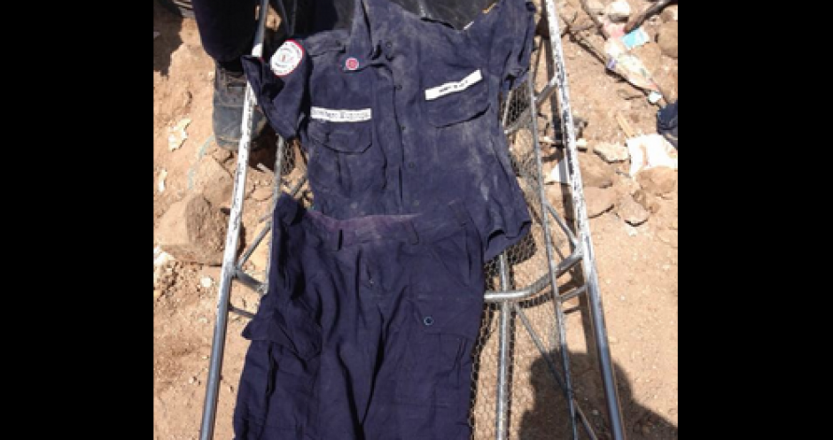 Bomberos Municipales localizaron el uniforme de Wendy Mariela Pu, de 23 años quien falleció en el derrumbe en El Cambray II. (Foto: Bomberos Municipales)