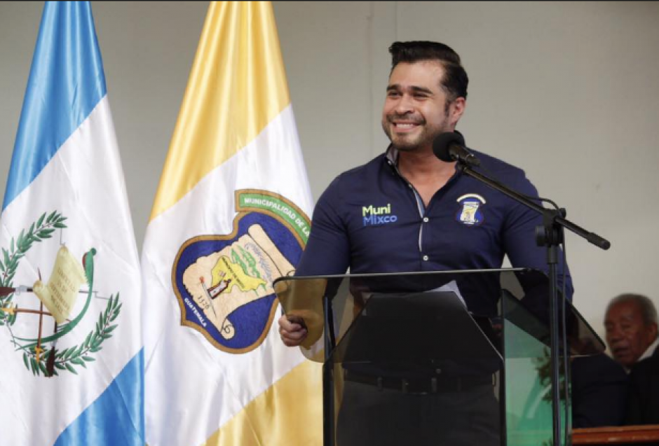 El alcalde publicó en su muro de Facebook una solicitud a Casa de Dios para que le done la bandera para Mixco. (Foto: Archivo/Soy502)
