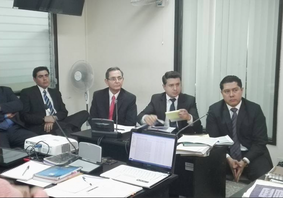 El extrabajador de la SAT es señalado de asociación ilícita y tráfico de influencias. (Foto: Marcia Zavala/Soy502)