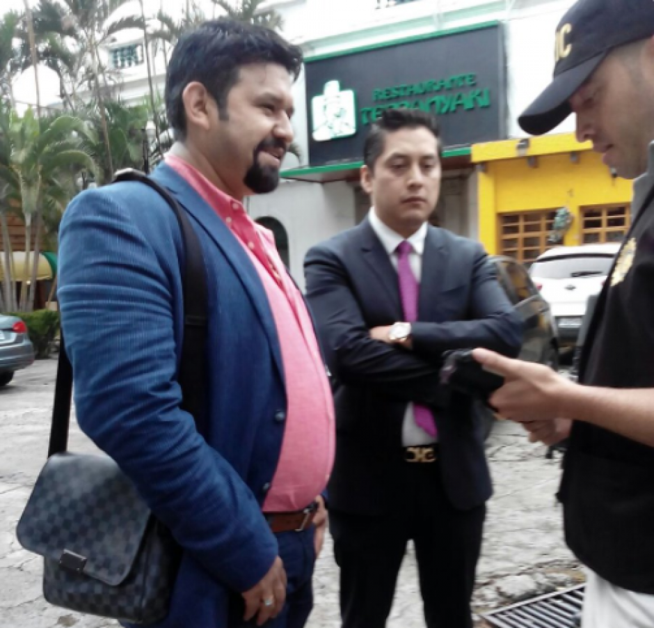 El supuesto narcotraficante fue detenido en la zona 9 capitalina. (Foto: PNC)