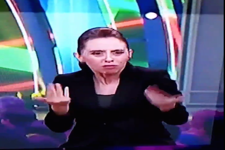"La Macarena" traducida el lenguaje de señas se hizo viral durante la Teletón que se realiza en Chile. (Imagen: captura de pantalla)