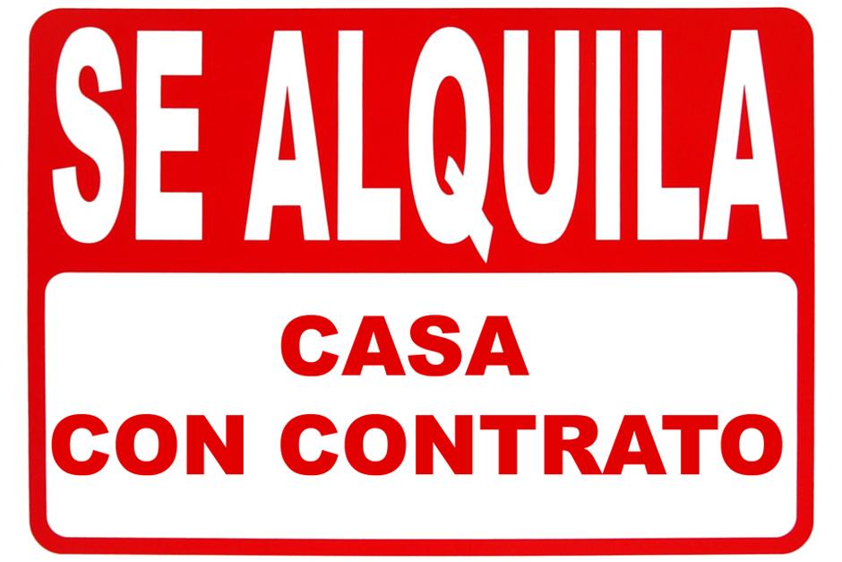 Cuando arriendas una casa, firmas un contrato de alquiler para vivir allí. 