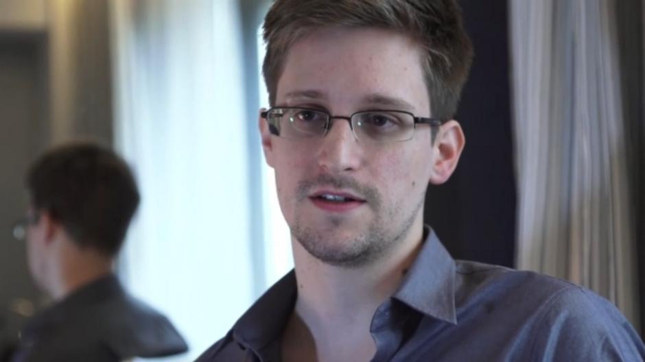 El ex analista Edward Snowden refugiado en Rusia aseguró en una entrevista de televisión que fue entrenado como "espía". 