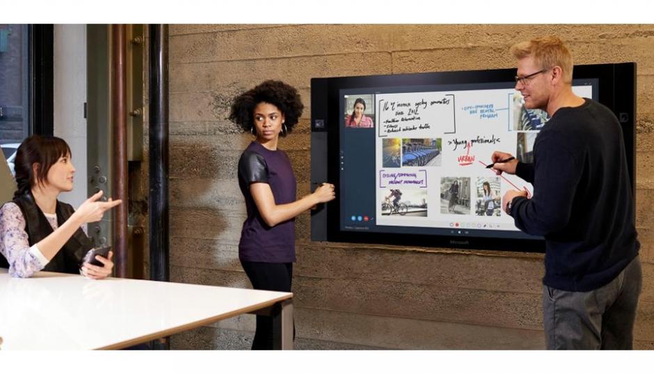Microsoft lanza la tableta gigante Surface Hub, que espera imponer en las salas de reuniones para favorecer intercambios interactivos. (Imagen: Microsoft)