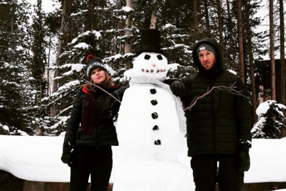 “Estamos muy orgullosos de nosotros mismos”, escribió Taylor Swift en la descripción de la imagen en la cual lució muy bien abrigada.