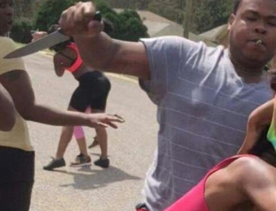 Más de 50 hombres y mujeres participaron en una pelea con bates, tubos y cuchillos, en un barrio de Georgia. (Foto: eldiariony.com)