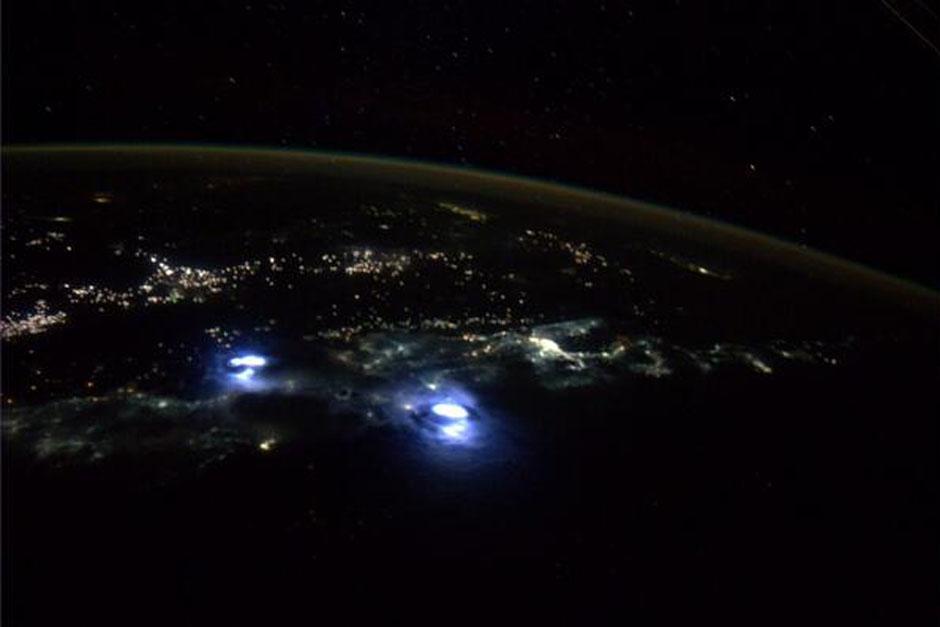 Una tormenta fue grabada desde el espacio con un instrumento que se utiliza para medir las descargas eléctricas que emiten los rayos (Foto: Reid Wiseman/EEI/NASA)