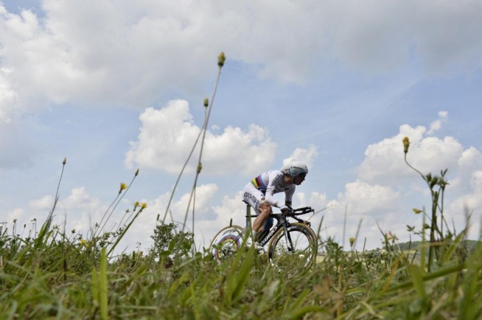 El alemán Tony Martin, ganó el sábado la contrarreloj de 54 kilómetros entre Bergerac y Perigueux. (Foto: AFP)