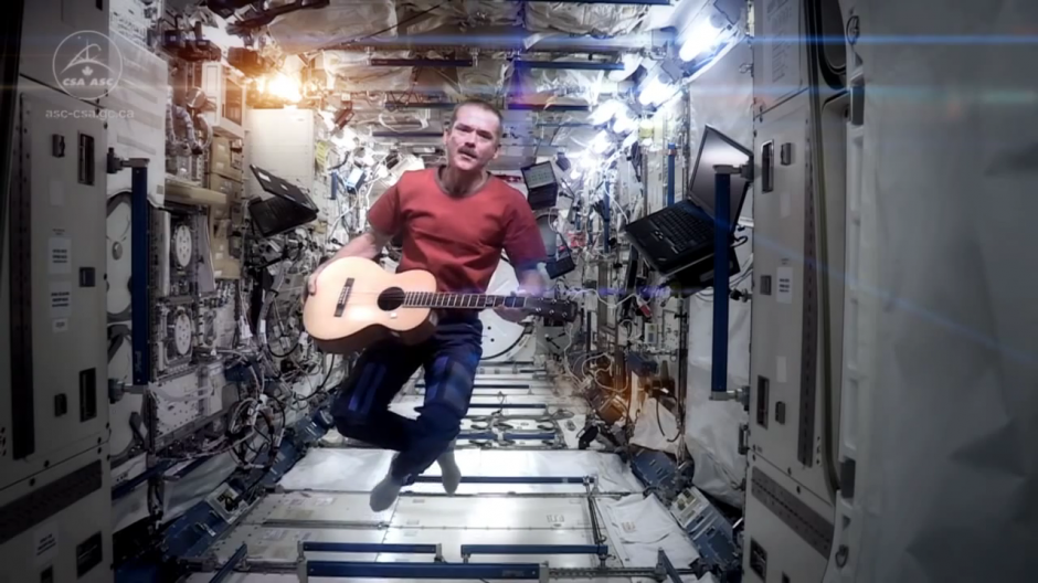 Chris Hadfield, el astronauta que cantó en la Estación Espacial Internacional y que ahora grabará un disco. (Foto: EEI)