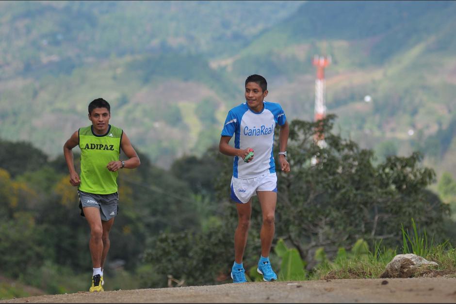 Mario Pacay (derecha) fue ganador de una medalla de bronce en los Juegos Centroamericanos y del Caribe en Veracruz 2014. (Foto: Archivo Soy502)