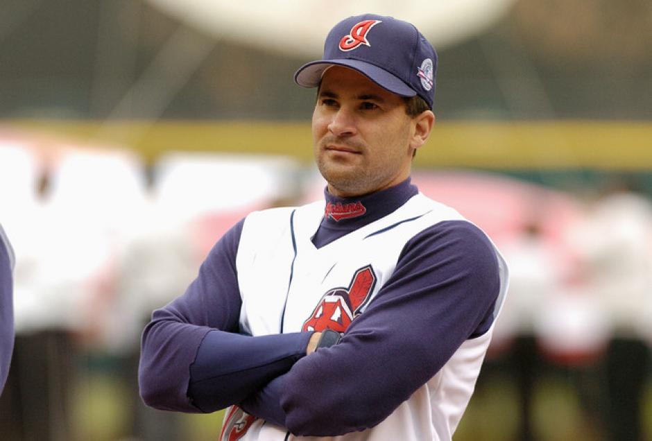 El pelotero venezolano Omar Vizquel será elevado al Salón de la Fama de los Indios de Cleveland. (AFP)