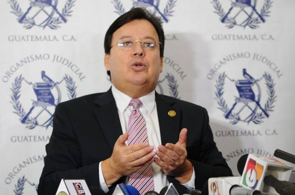 El magistrado de la CSJ Vladimir Aguilar renunció a su puesto luego que se le cuestionara por su presunta implicación en el caso TCQ. (Foto: Alejandro Balan/Soy502)