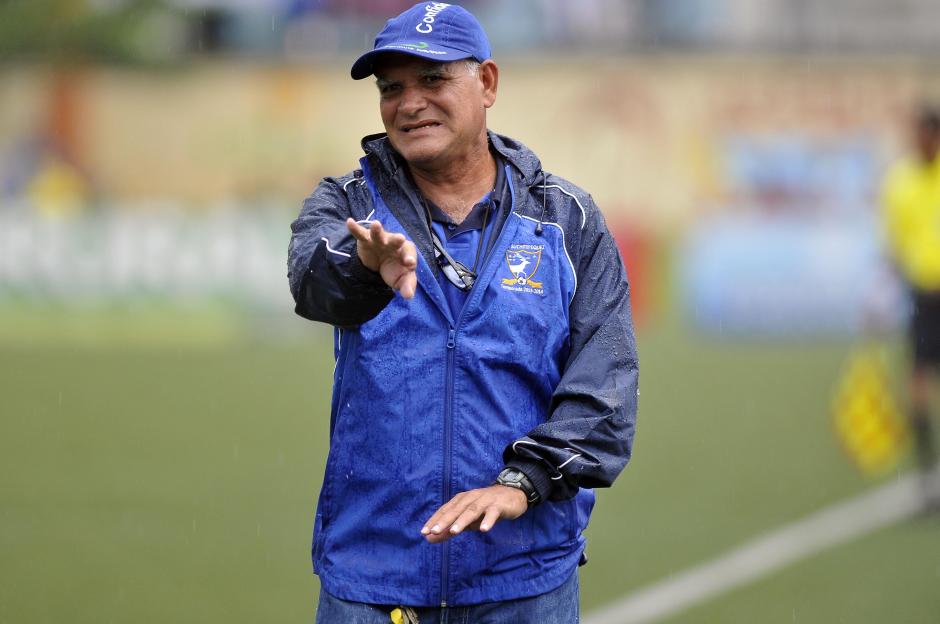 El entrenador nacional Walter Claverí es el más serio candidato para dirigir a la Selección Nacional en los dos juegos frente a Estados Unidos por la eliminatoria. (Foto: Archivo/Nuestro Diario)