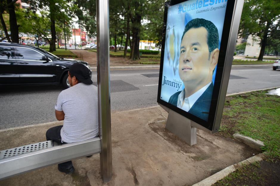 Jimmy Morales empieza a soñar con la presidencia y promueve su imagen con publicidad en la calle y en la provincia. (Foto: Wilder López/Soy502)