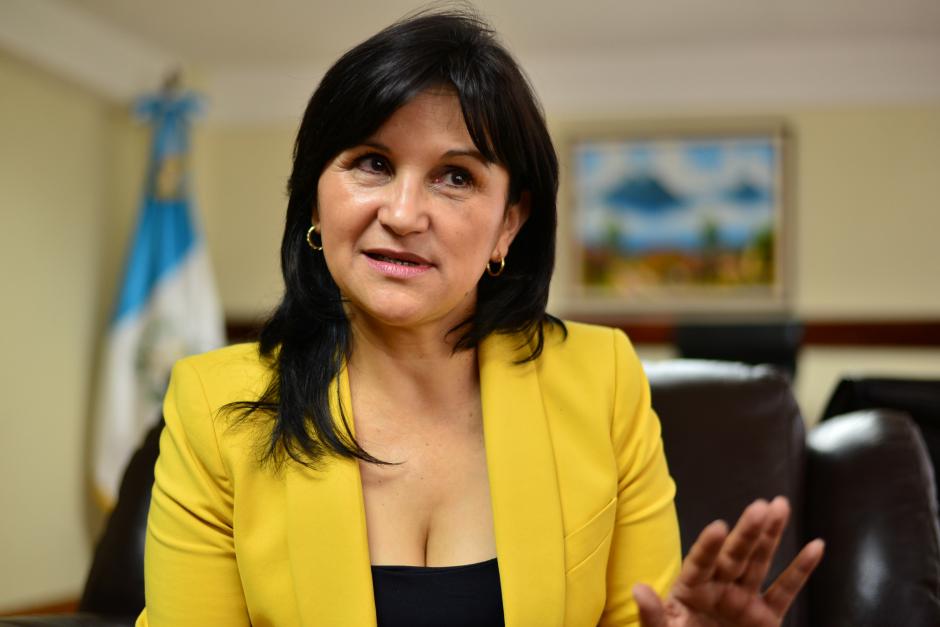 La Presidenta de la Corte de Constitucionalidad, Gloria Porras, indica que el bono consiste en un reconocimiento a la productividad del personal. (Foto Archivo/Soy502)