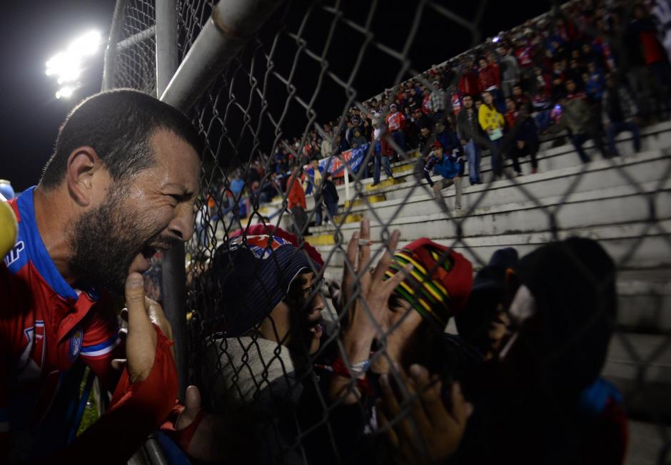 Hamilton López le pidió a los aficionados de Xelajú que retiraran la manta en la cual hacían alusión de forma "ofensiva" a los jugadores. (Foto: Nuestro Diario)