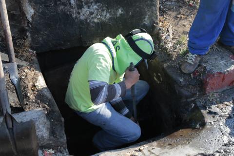 Alguien tiene que hacer el trabajo sucio: los hombres de los drenajes