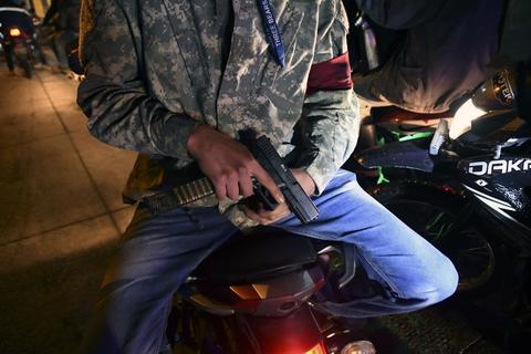 Armados contra la violencia y el Covid-19 en San Vicente Pacaya