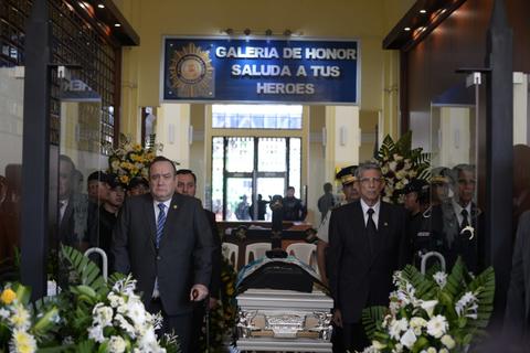 Giammattei reveló que el asesino del PNC fotografió el cadáver