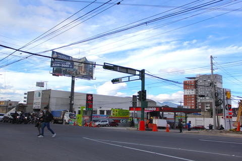 Anuncian construcción de dos pasos a desnivel en la Atanasio Tzul