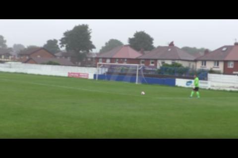 El extraordinario gol que un portero anota desde su arco