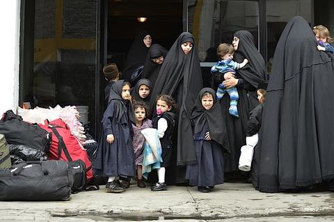 Tras allanamiento policial, comunidad Lev Tahor se muda a Santa Rosa