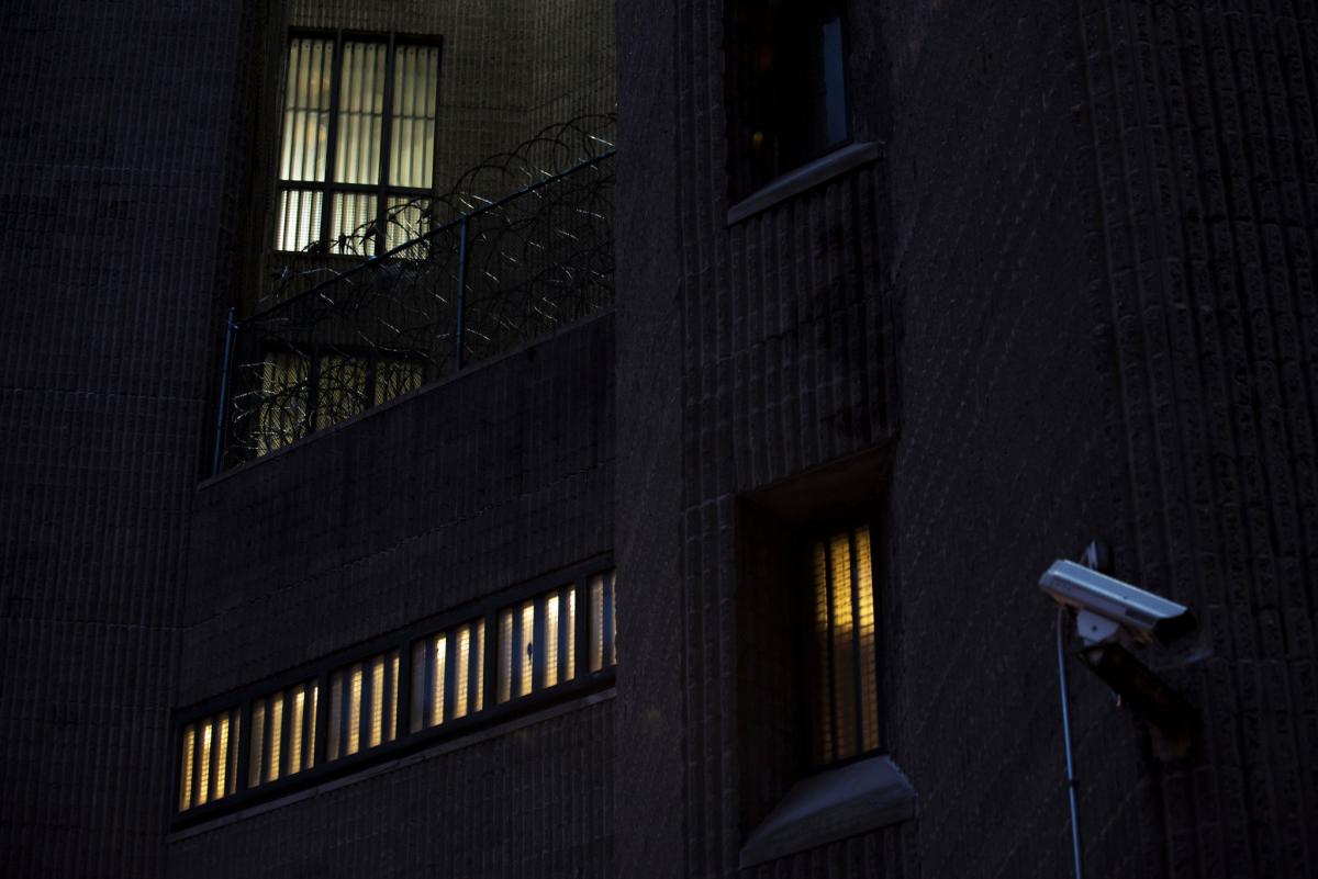 En este centro penitenciario han guardado prisión terroristas de Al Qaeda y hasta un traficante de armas. (Foto nytimes.com)