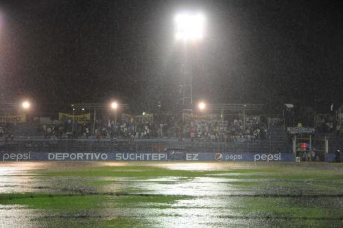 lluvia en Suchi supende juego