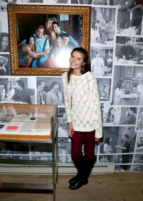 El primer episodio de "Friends", fue un gran éxito internacional, fue difundido el 22 de septiembre de 1994 en Estados Unidos en NBC. La serie duró diez temporadas y terminó el 6 de mayo de 2004. El último episodio fue seguido por 52,5 millones de telespectadores. (Foto: AFP)