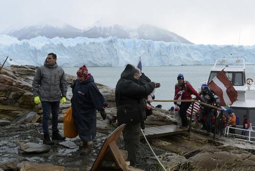 Los nadadores participaron en el Festival de Nataci&oacute;n de Invierno en la provincia de Santa Cruz, Argentina. (Foto: AFP) 