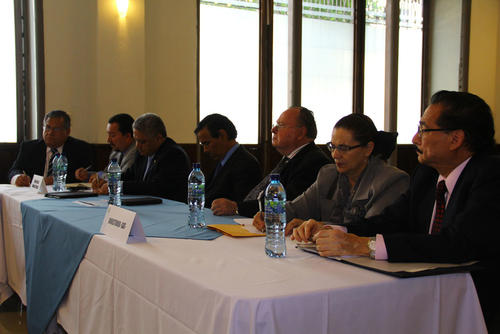 El directorio de la SAT también fue citado al Congreso, donde explicaron que nunca habían tenido conocimiento de las denuncias hasta ayer cuando se realizó su sesión. (Foto: Alexis Batres/Soy502)