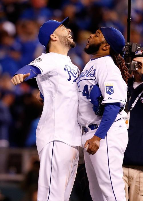 As&iacute; festejaron los Reales de Kansas su segunda victoria en la Serie Mundial. (Foto: AFP)