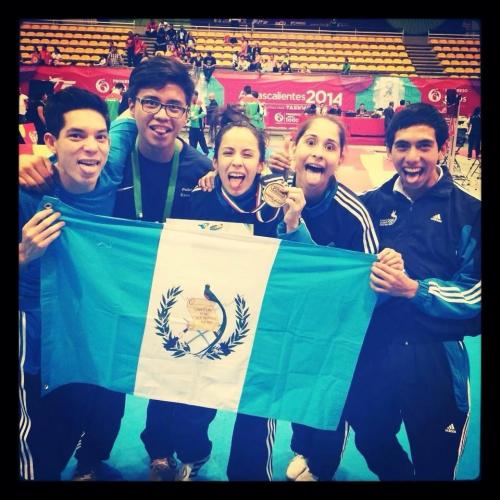 Buen ambiente reina dentro del equipo de taekwondo. En la imagen algunos de los integrantes que viajar&aacute;n a Veracruz. (Foto: Tomada de Facebook)