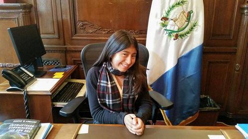 Emelin Cabrera, en el despacho del Embajador de Guatemala en la ONU. (Foto: cortesía Fernando Carrera)