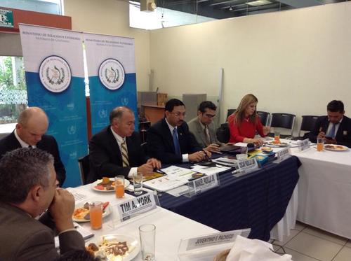 La presentaci&oacute;n se llev&oacute; a cabo en una reuni&oacute;n con representantes de la patrulla fronteriza. 