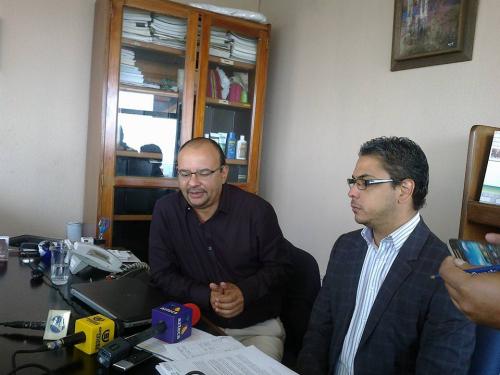 Manfredo Marrroqu&iacute;n y David Gayt&aacute;n dieron a conocer la postura de Acci&oacute;n Ciudadana sobre el caso de fraude en el IGSS. (Foto Archivo/Soy502)