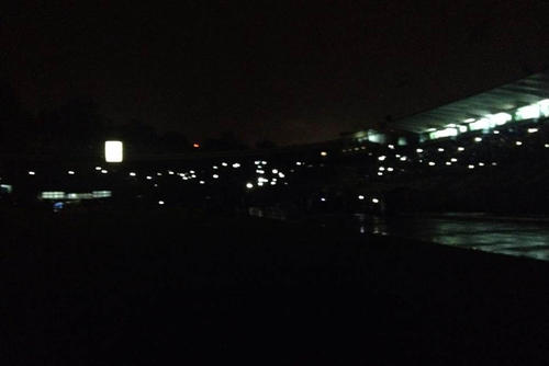 Al minuto 84 se cortó el alumbrado eléctrico del Mateo Flores