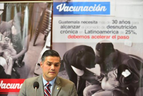 El diputado Luis Hern&aacute;ndez Azmitia advierte que enfermedades que fueron erradicadas hace 20 a&ntilde;os en Guatemala podr&iacute;an reaparecer por la falta de vacunas. (Foto: Jes&uacute;s Alfonso/Soy502)