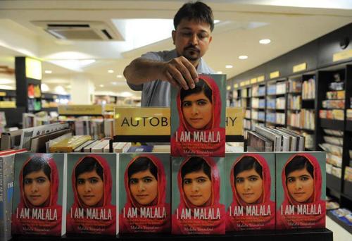 Malala recibe elogios a nivel mundial sin embargo en Pakist&aacute;n una parte de la poblaci&oacute;n la se&ntilde;alan de buscar fama y una vida de lujo