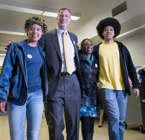 Di Blasio en una fotograf&iacute;a tomada en el 2013, durante el tiempo de la campa&ntilde;a.  Foto Bill Di Blasio/Facebook
