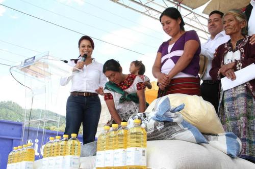 No importa cu&aacute;nto crezca el presupuesto cada a&ntilde;o, la historia siempre es la misma: no alcanza. Y para lo que menos alcanza es para la transparencia y el empleo. (Foto: Facebook Roxana Baldetti).
