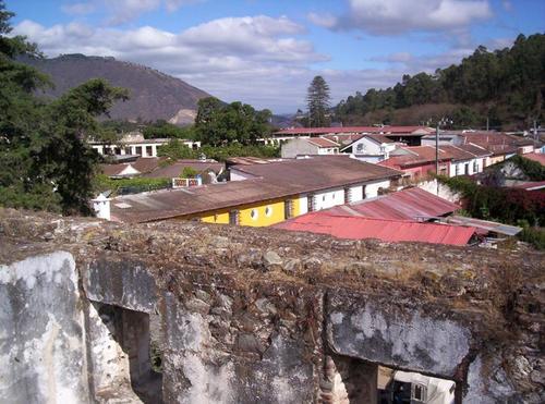Los inmuebles donde se encuentran las sedes de los partidos políticos no deben ser cambiadas de color. Los únicos que están permitido son rojo Santo Domingo y Concepción, el celeste colonial, blanco, y amarillo La Merced, Tridentino, Pensativo y Jocotenango. (Foto: Facebook CNPAG)