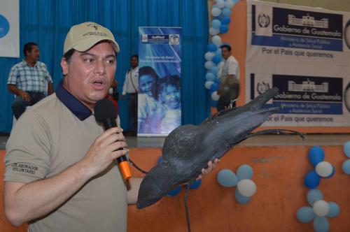 La actividad fue presidida por el ministro de Salud, quien hizo din&aacute;micas con los estudiantes. (Foto Mspas)