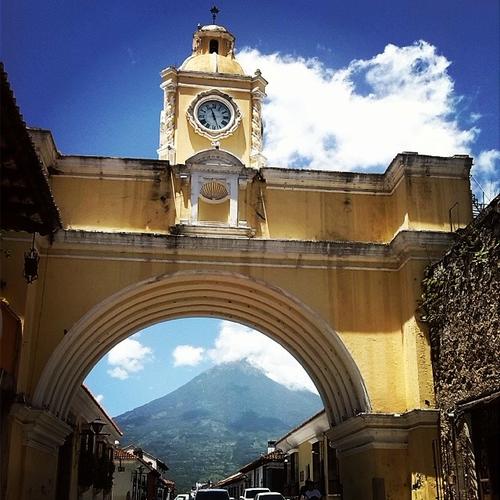 La Quinta Avenida Norte de la Antigua es peatonal los fines de semana, pero hay una propuesta para que más calles y avenidas lo sean para una mejor experiencia al caminar por la ciudad. (Foto: Fredy Hernández/Soy052)