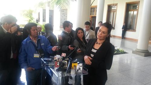 Vicepresidenta Roxana Baldetti brinda declaraciones sobre la decisión de comprar fertilizantes para los agricultores durante 2015. (Foto:Soy502)